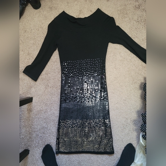 Guess Sequin  Dress - Picture 2 of 4